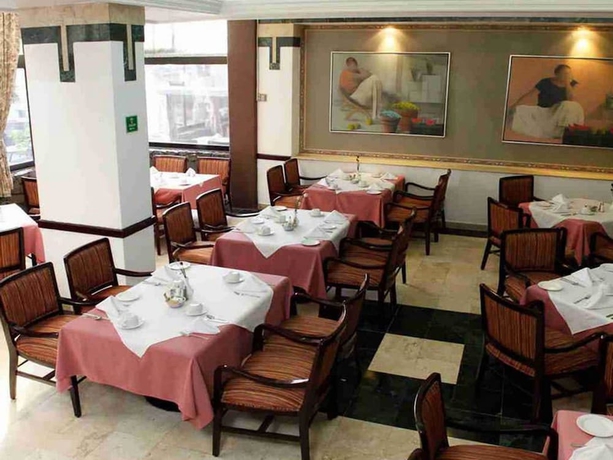 Imagen del bar/restaurante del Hotel Pedregal Palace. Foto 3