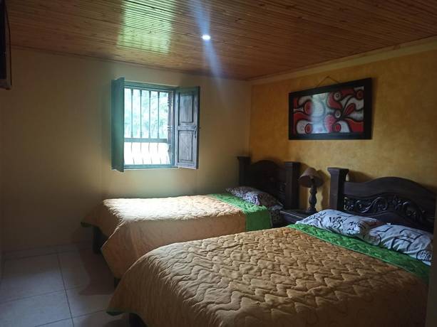 Imagen de la habitación del Hotel Pedro Paramo. Foto 16