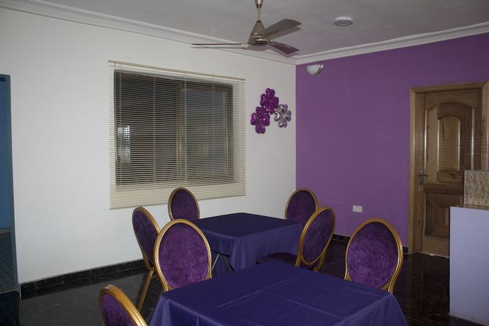 Imagen del bar/restaurante del Hotel Peemarys. Foto 2