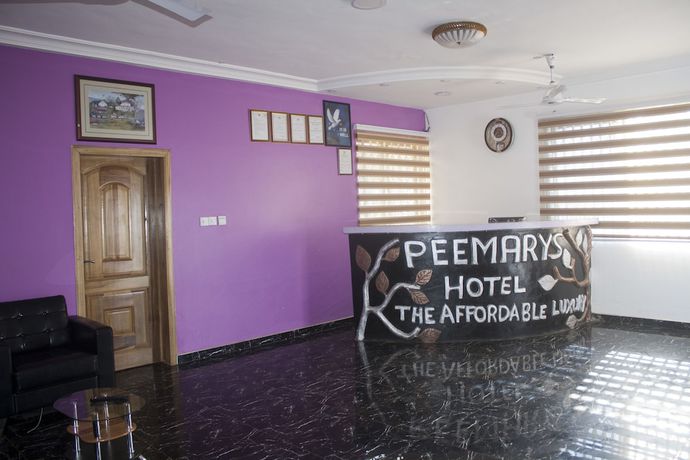 Imagen de los interiores del Hotel Peemarys. Foto 16