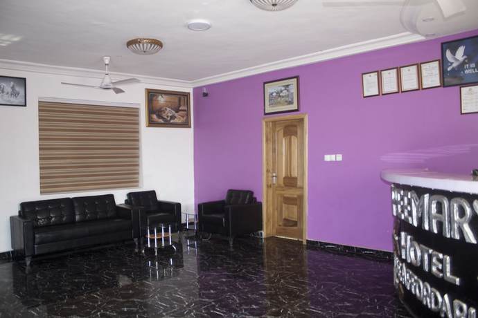 Imagen de los interiores del Hotel Peemarys. Foto 18