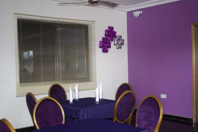 Imagen del bar/restaurante del Hotel Peemarys. Foto 3