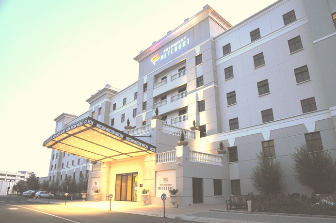 Imagen de los exteriores del Hotel Peermont Metcourt At Emperors Palace. Foto 10