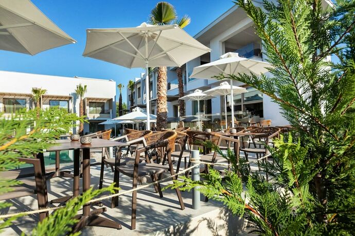 Imagen general del Hotel Pefki Deluxe Residences. Foto 11