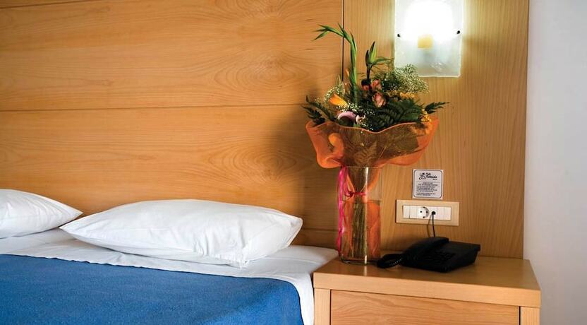 Imagen de la habitación del Hotel Pefki Islands Resort. Foto 20