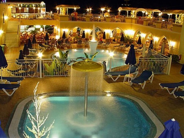 Imagen del bar/restaurante del Hotel Pefkos Beach. Foto 3