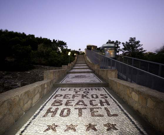 Imagen de los exteriores del Hotel Pefkos Beach. Foto 16