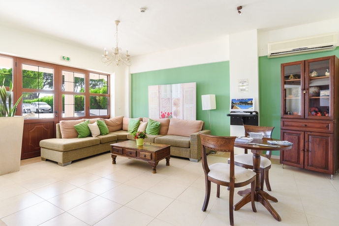 Imagen de los interiores del Hotel Pefkos Village Resort. Foto 19