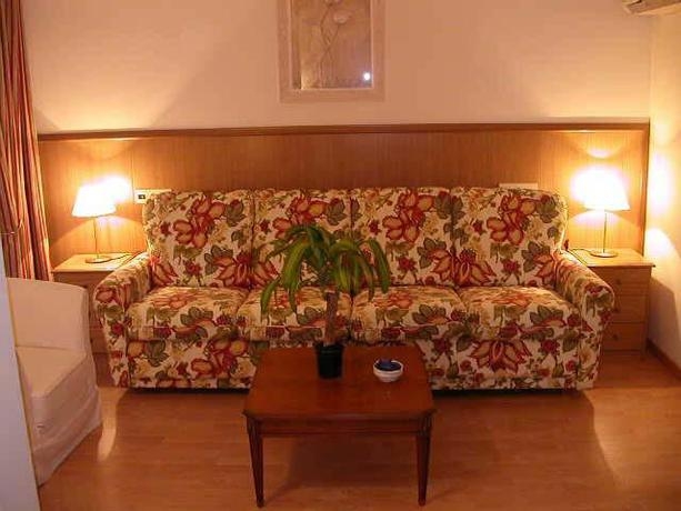 Imagen de la habitación del Hotel Pegaso Suites. Foto 5
