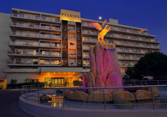 Imagen general del Hotel Pegasos Deluxe Beach. Foto 2