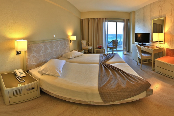 Imagen de la habitación del Hotel Pegasos Deluxe Beach. Foto 11