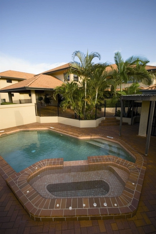 Imagen de la piscina del Hotel Pegasus Motor Inn and Serviced Apartments. Foto 14