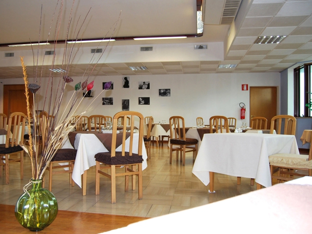 Imagen del bar/restaurante del Hotel Pegasus, Sassari. Foto 3