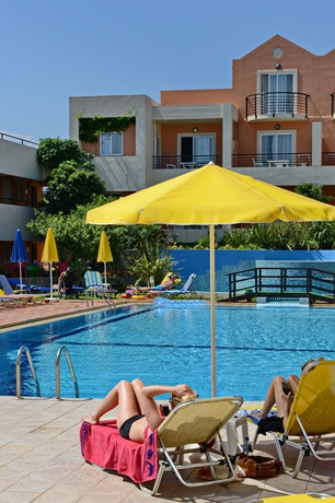 Imagen de la piscina del Hotel Pegasus, Stalos. Foto 14