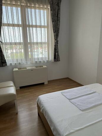 Imagen general del Hotel Peja INN. Foto 1