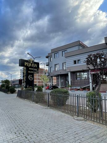 Imagen general del Hotel Peja INN. Foto 4
