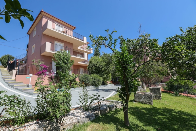 Imagen general del Hotel Pelagos Apartments. Foto 1
