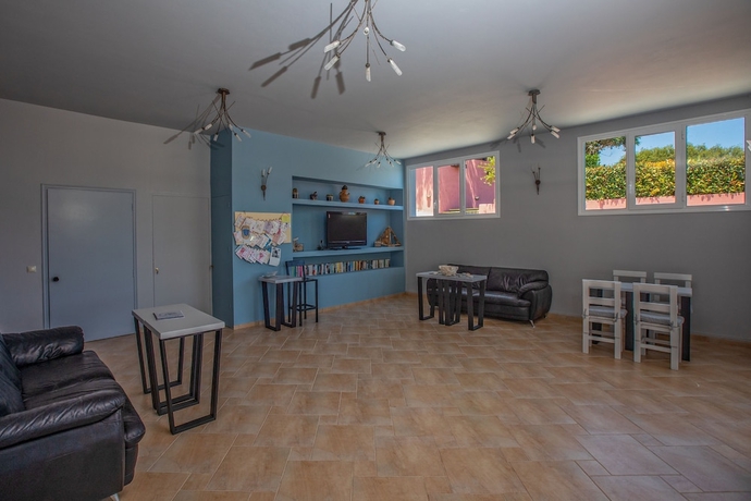 Imagen de los interiores del Hotel Pelagos Apartments. Foto 18