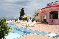 Imagen de los exteriores del Hotel Pelagos, Moraitika. Foto 1