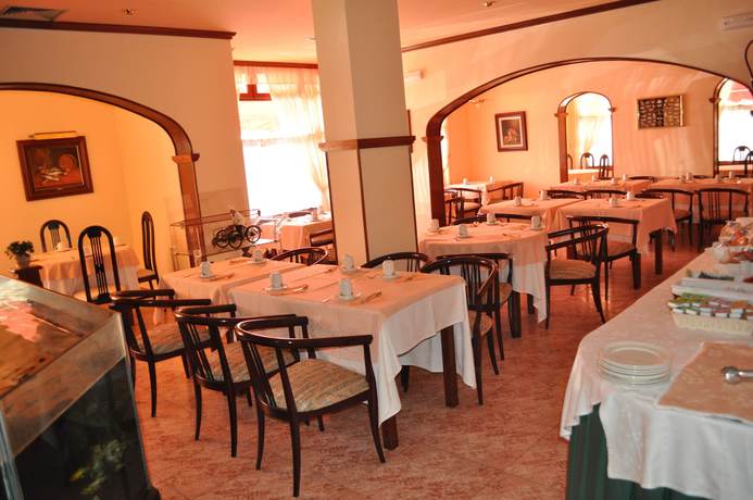 Imagen del bar/restaurante del Hotel Pelayo Isla. Foto 4