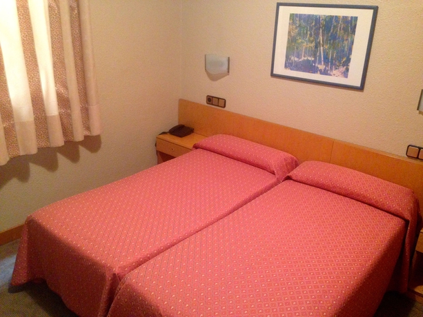 Imagen de la habitación del Hotel Pelayo, Plaza Catalunya. Foto 3