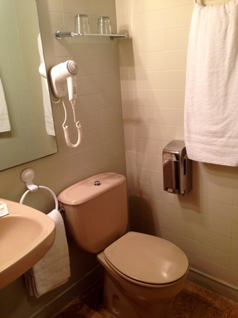 Imagen de la habitación del Hotel Pelayo, Plaza Catalunya. Foto 13