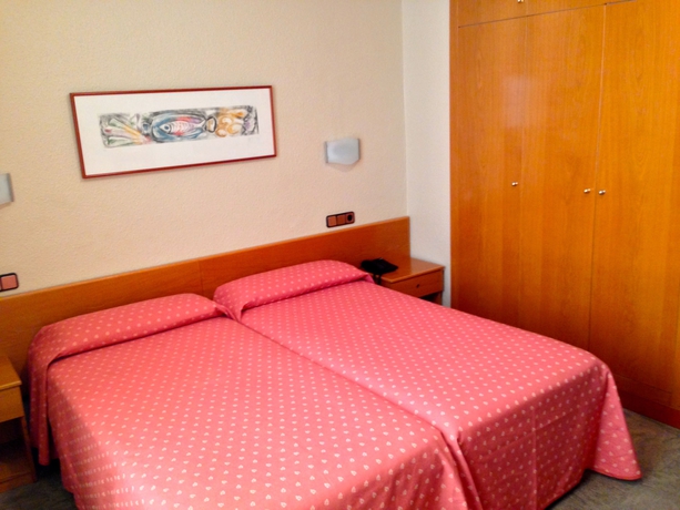Imagen de la habitación del Hotel Pelayo, Plaza Catalunya. Foto 14