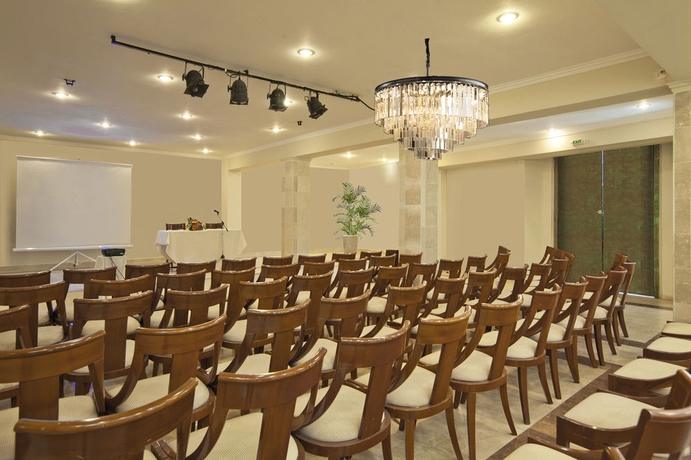 Imagen de los interiores del Hotel Pelekas Monastery. Foto 9