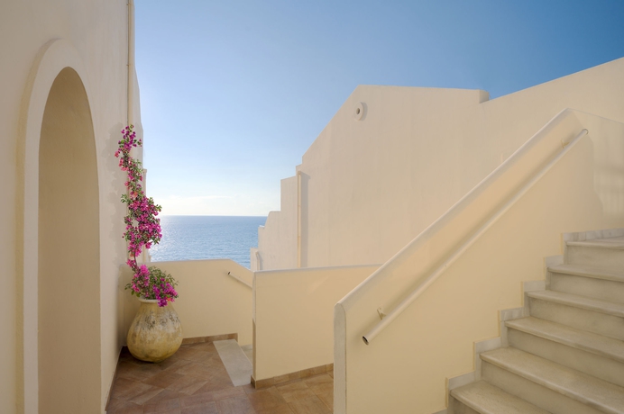 Imagen de los exteriores del Hotel Pelekas Monastery. Foto 8