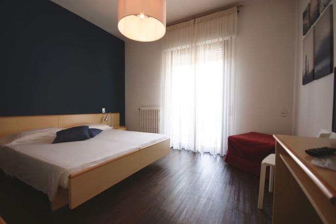 Imagen de la habitación del Hotel Peler. Foto 14