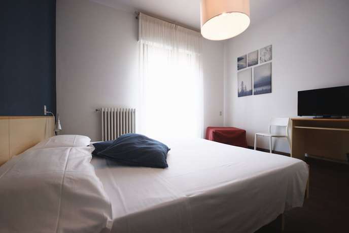 Imagen de la habitación del Hotel Peler. Foto 18
