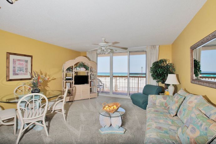 Imagen de los interiores del Hotel Pelican Beach Resort By Panhandle Getaways. Foto 10