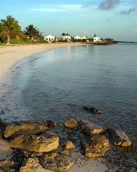 Imagen de los exteriores del Hotel Pelican Beach Villas. Foto 7