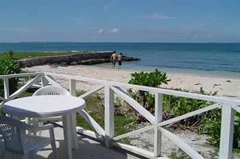 Imagen de los exteriores del Hotel Pelican Beach Villas. Foto 8