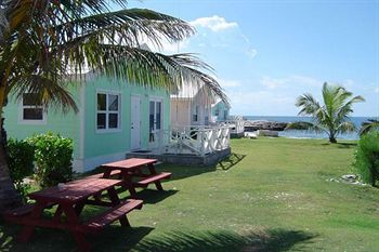 Imagen de los exteriores del Hotel Pelican Beach Villas. Foto 9