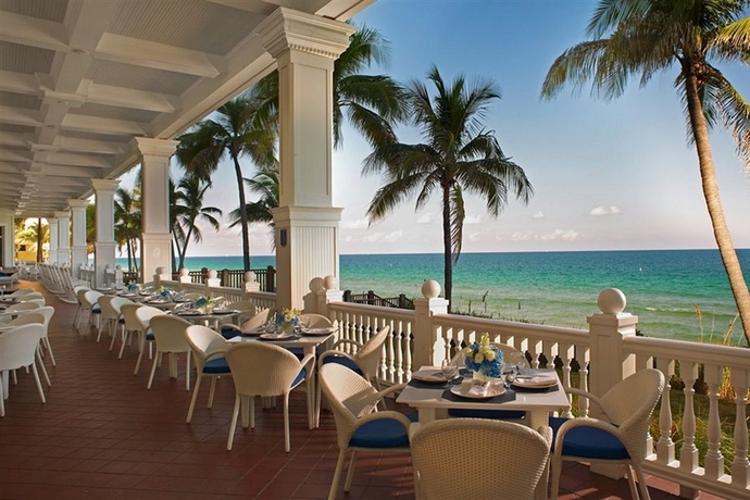 Imagen general del Hotel Pelican Grand Beach Resort. Foto 2