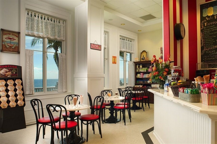 Imagen general del Hotel Pelican Grand Beach Resort. Foto 4