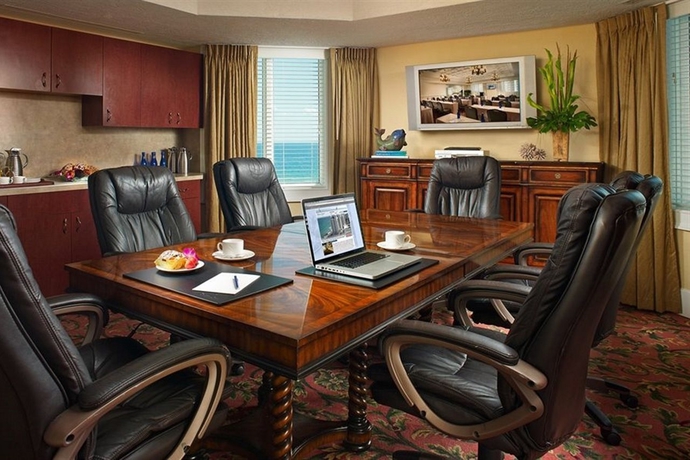 Imagen general del Hotel Pelican Grand Beach Resort. Foto 9