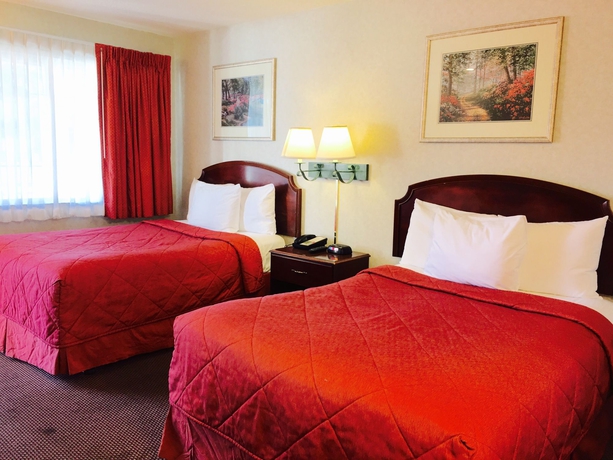 Imagen de la habitación del Hotel Pelican Inn Monterey. Foto 2