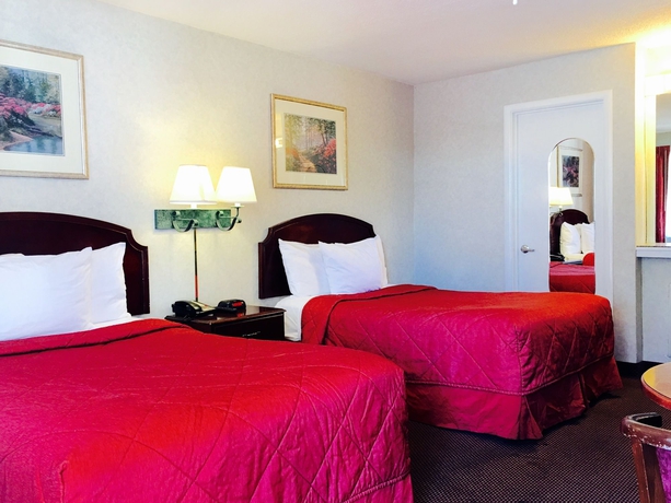 Imagen de la habitación del Hotel Pelican Inn Monterey. Foto 3