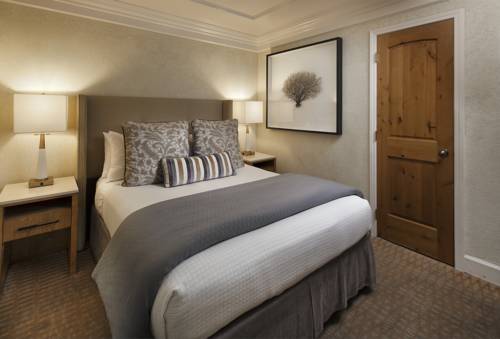 Imagen de la habitación del Hotel Pelican Inn & Suites. Foto 8