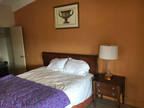 Imagen de la habitación del Hotel Pelican Inn and Suites. Foto 12