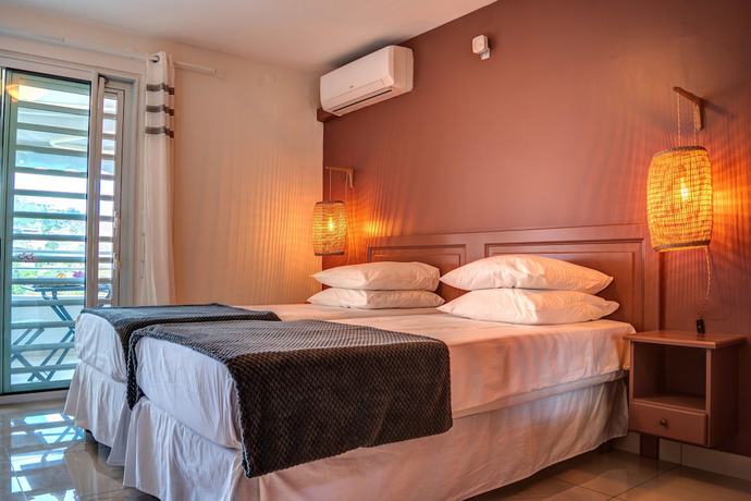 Imagen de la habitación del Hotel Pelican, L'Enclos. Foto 6