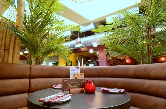 Imagen del bar/restaurante del Hotel Pelican London and Residence. Foto 3
