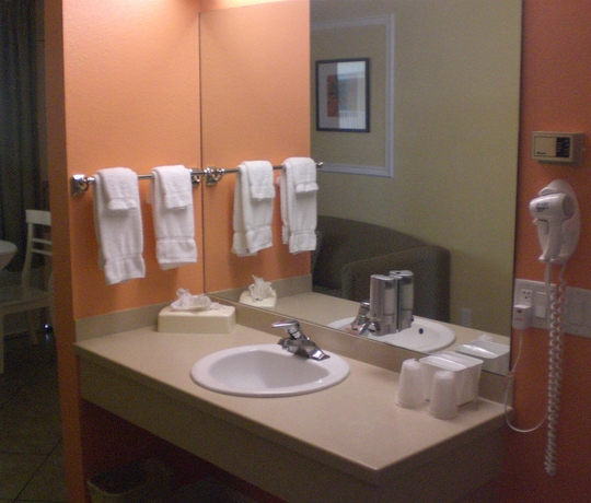 Imagen de la habitación del Hotel Pelican Pointe. Foto 3