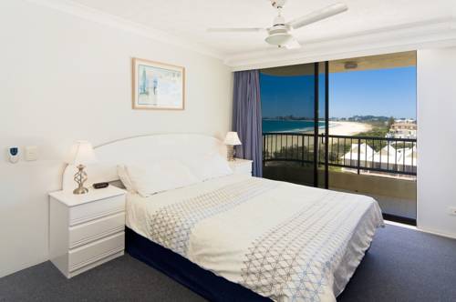 Imagen de la habitación del Hotel Pelican Sands Beach Resort. Foto 2