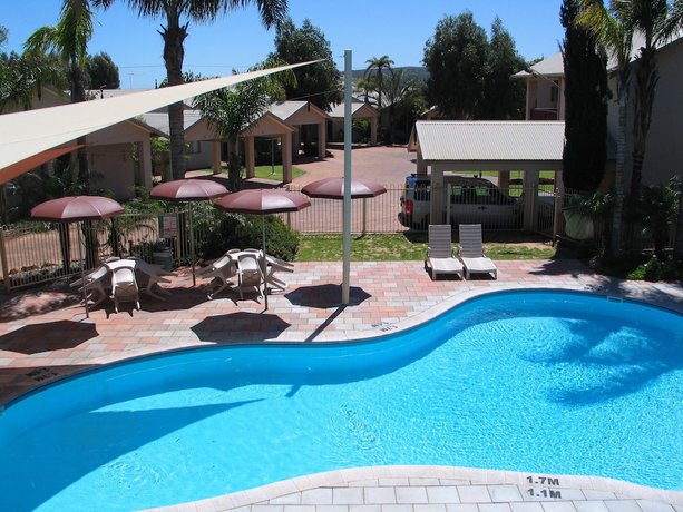 Imagen de la piscina del Hotel Pelican Shore Villas. Foto 20