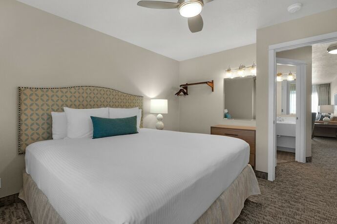Imagen general del Hotel Pelican Shores Inn. Foto 1