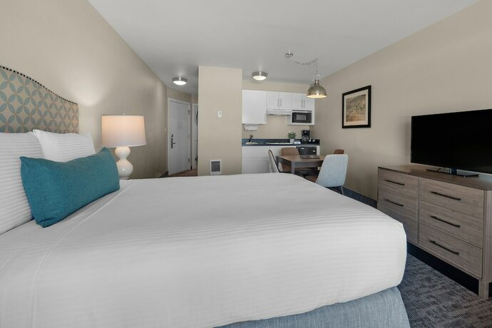 Imagen de la habitación del Hotel Pelican Shores Inn. Foto 19