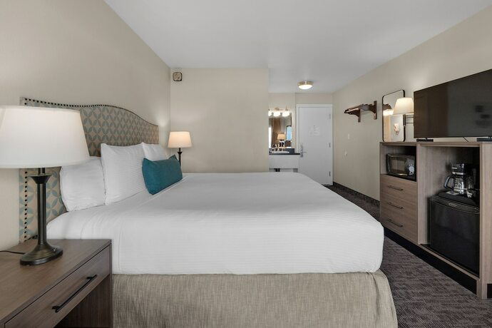 Imagen general del Hotel Pelican Shores Inn. Foto 11
